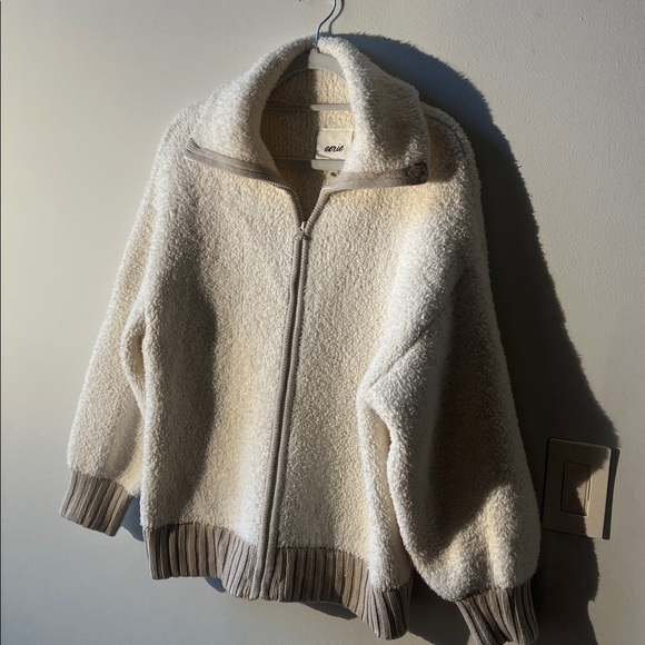 White Zip-Up Sherpa Jacket - Picture 3 of 6